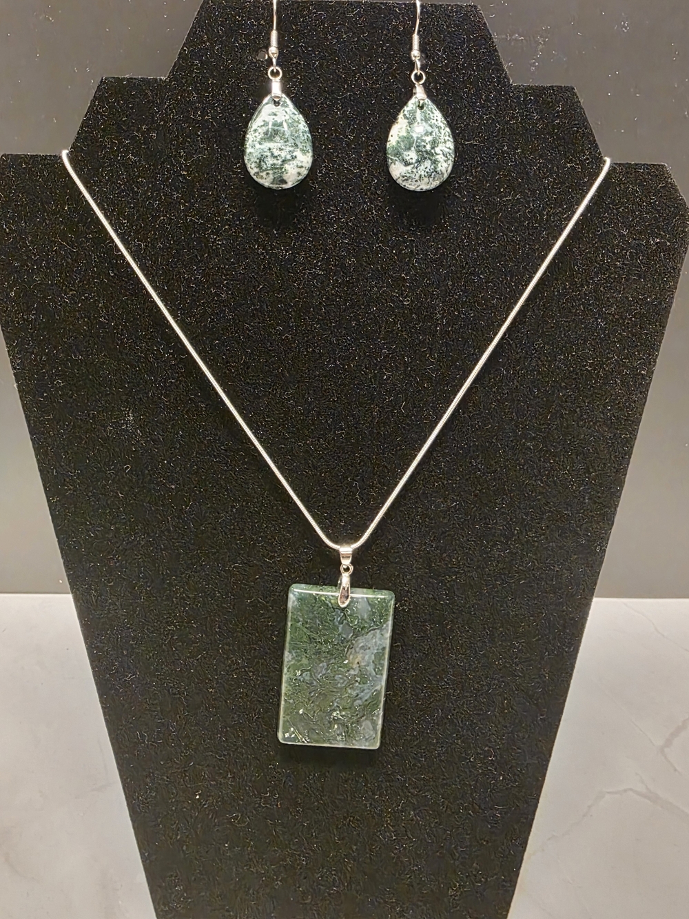 Moss Agate Pendant Necklace and Teardrop Earrings Set